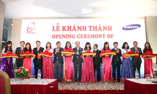 Khánh thành phòng học và thực hành Samsung Lab